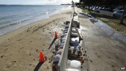 Ala Moana Beach Park in Honolulu as record high tides hit the islands. Some of Hawaii's most iconic beaches could soon be underwater. (Honolulu Star-Advertiser, Bruce Asato via AP)